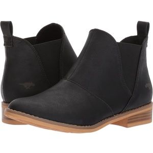 Rocket Dog Women's Maylon Ankle Bootie size 8.5